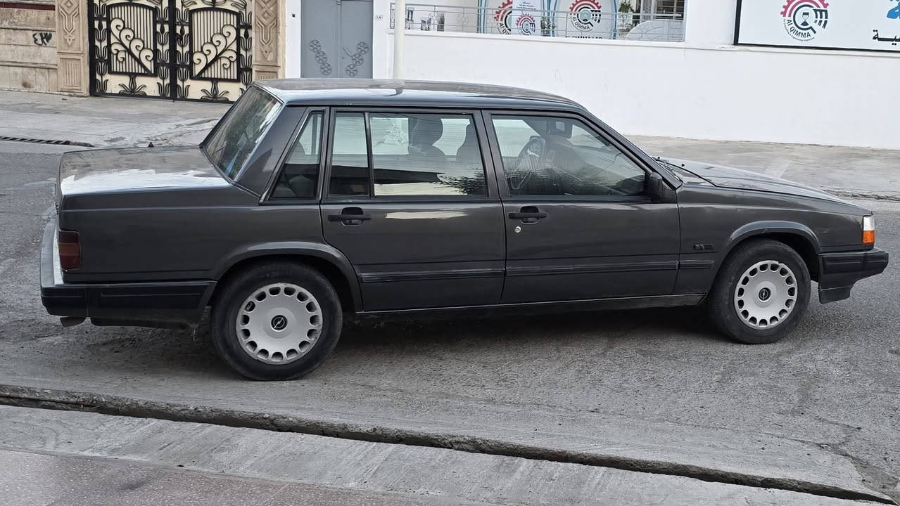 🚗 فولفو 740 للبيع – نظيفة جداً 🔥
السلام عليكم 🌟

فولفو 740 موديل 1992

🔧 تفاصيل السيارة:

-رقم دولي نينوى بأسمي سنوية 30

-صبغ عام للجمالية

-محرك وكير شرط 100%

-تبريد ثلج

-نوزلات

-كير أوتوماتيك

-جامات 4 كهرب 

-جام أمامي جديد بدون فطر

💰 السعر: 45 ورقة 
📍 الموقع: الموصل
📞 *********** (متوفر واتساب)

سيارة نظيفة جدًا مال جنية ✅

#Volvo740 #فولفو #بيع_سيارات #الموصل #سيارات_العراق
