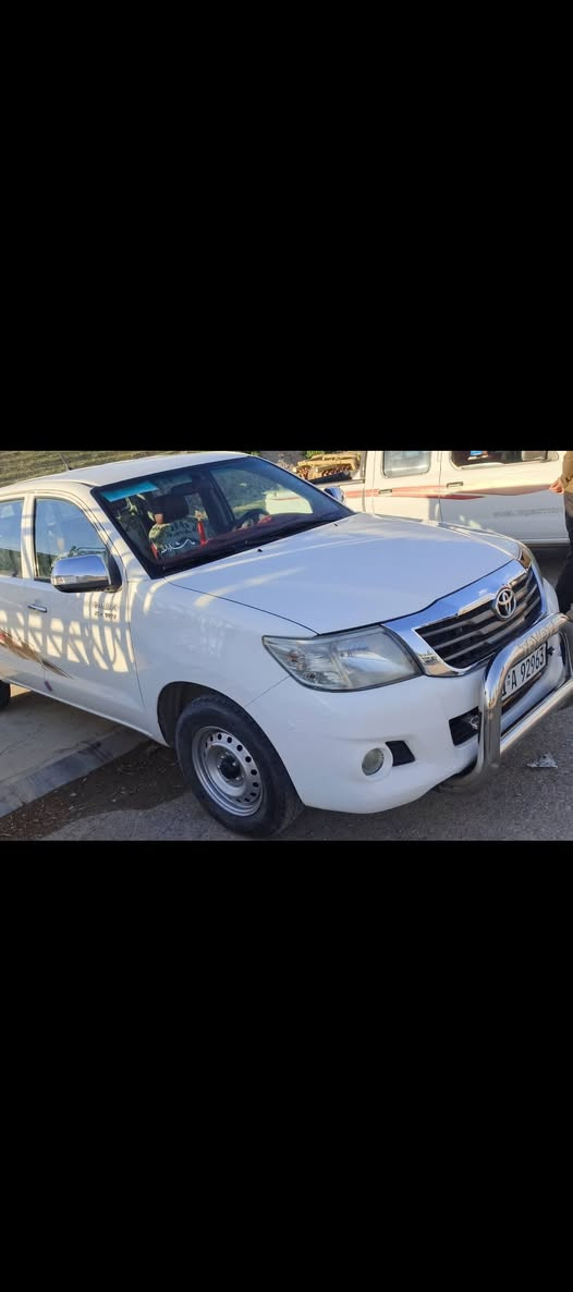 هاي لوكس موديل ٢٠١٣ سياره خير من الله سنويه حتى ٢٠٣١ كوبون بانزين كير محرك شرط مامفتوح لاصرف لابخار سياره بسمي شرط تحويل لو وكاله سياره بيها ٣ مكانات بارد باب سايق عيار سعرها ١٩٠ بيها اشويه مجال شراي خابرني ***********
