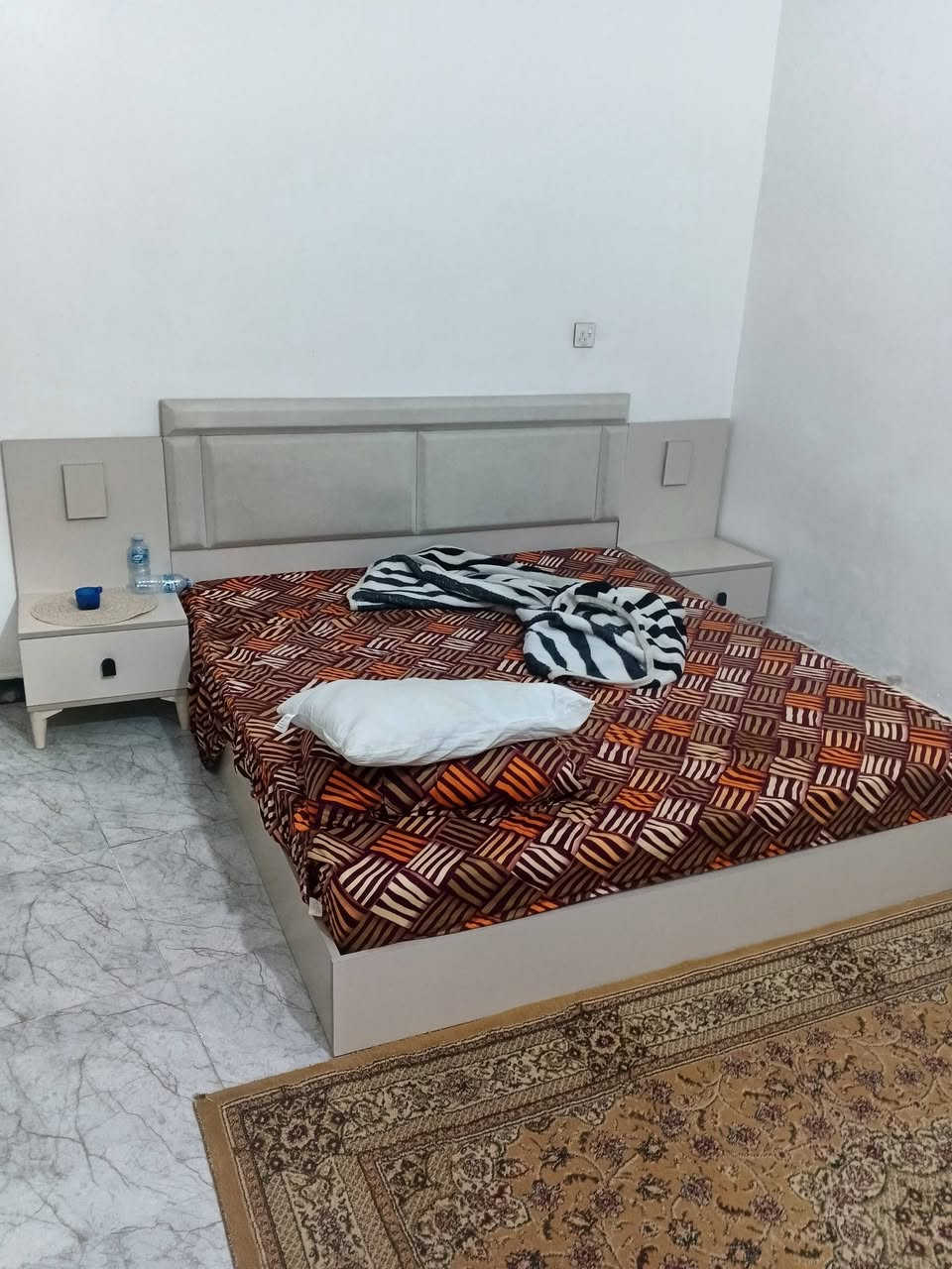 سلام عليكم غراض البيع كلمن وسعره مكاني بغداد ***********
