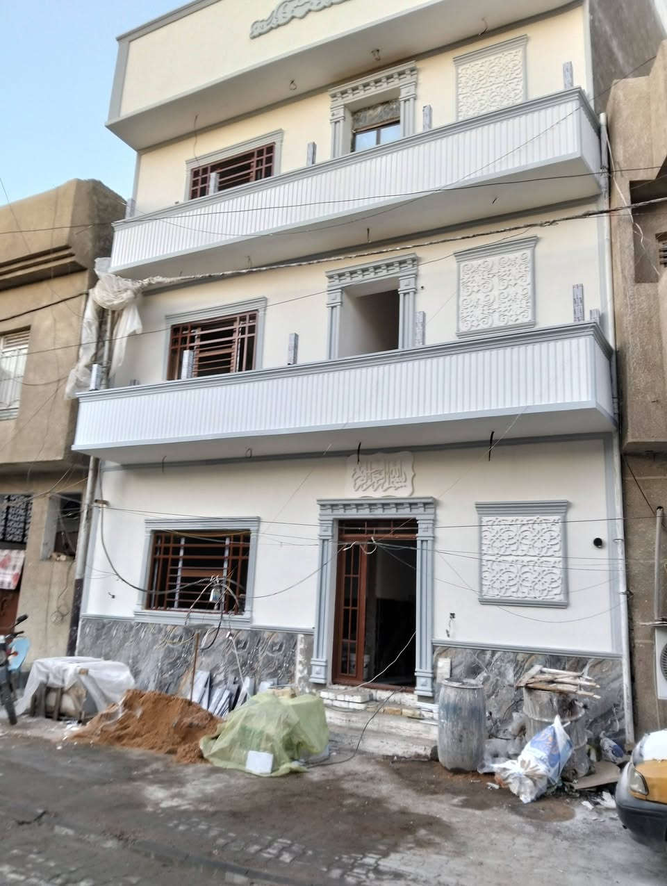 موجود كادر لبخ لجميع الديكورات الوجهيه والفوم التواصل رقم الواتس***********
