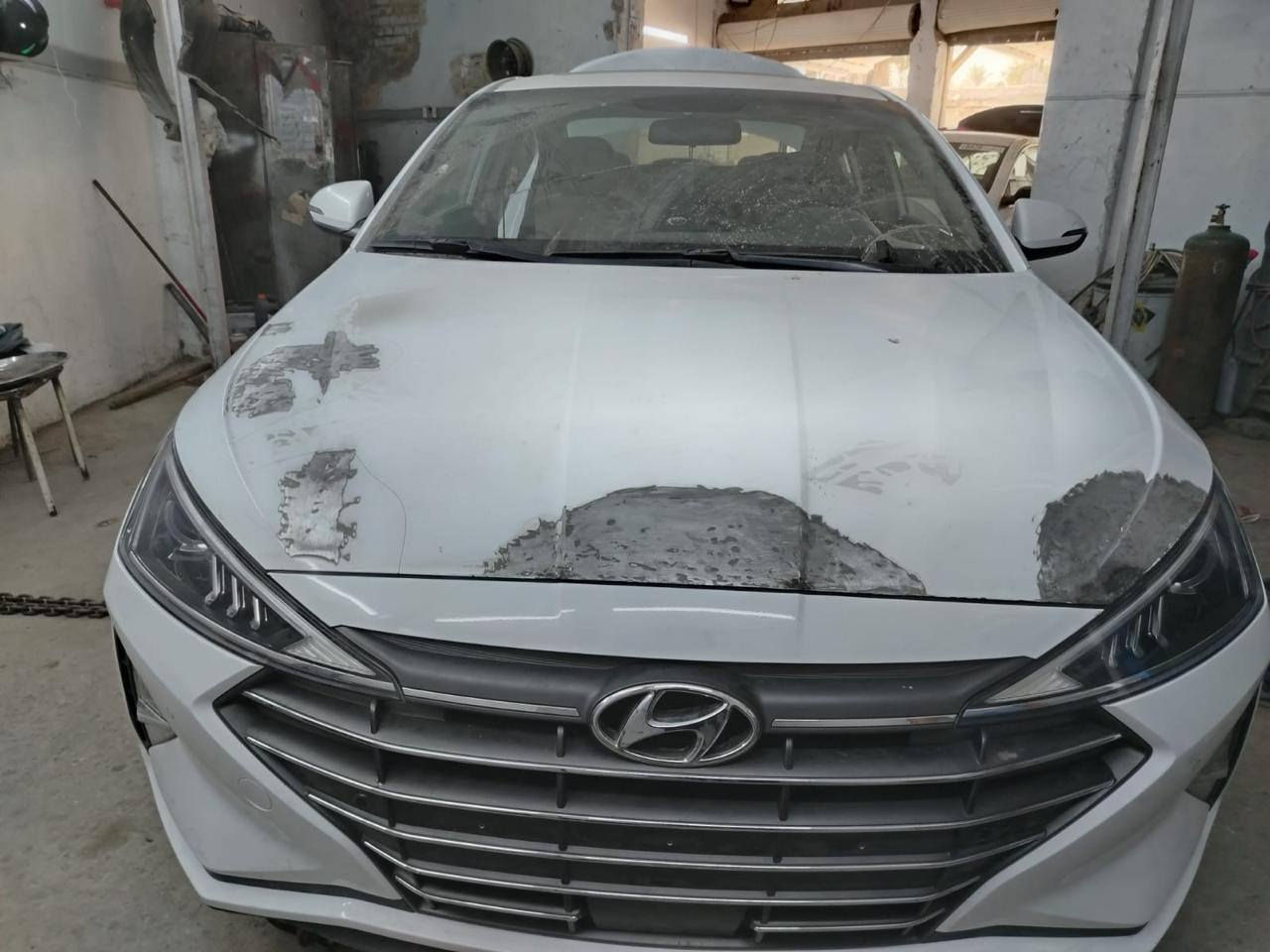 السلام عليكم النترة خليجي 2020 محرك 2000 كامل مواصفات بيها ضربات كما مبين في الصورة  ماشية 145 الف كم كانت مطلوبة مصرف وتم التسديد  السعر 145 وبيها مجال مكلف بل النشر وهذا رقم صاحب السيارة *********** المكان حي العدل
