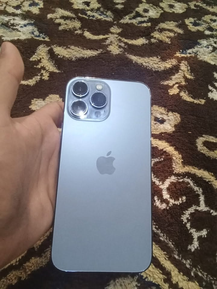 سلام عليكم ١٣برو ماكس للبيع 256GB بطاريه ٩٠كلشي بلادي ما مبدل بي شي لونه سمائي مميز سعره٧٠٠ رقمي***********
