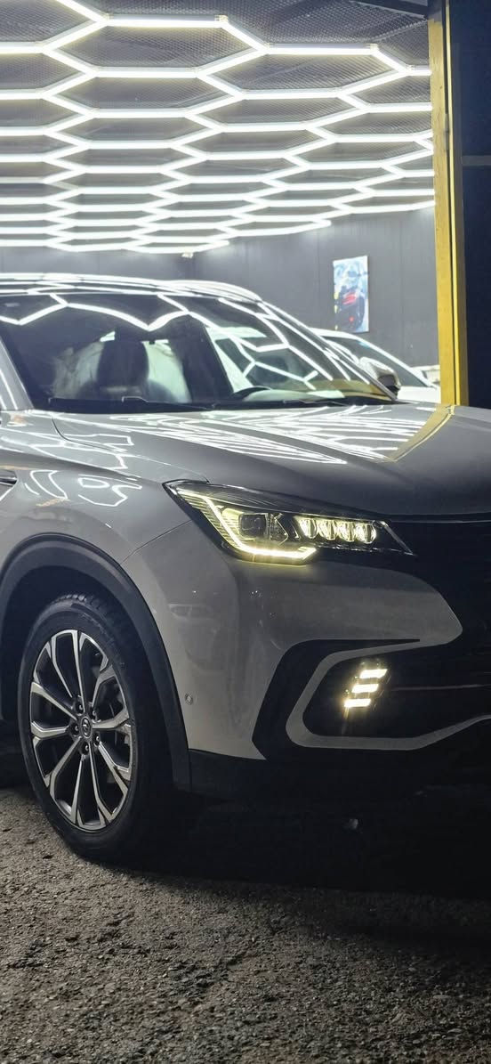 السلام عليكم
شانجان CS85 
موديل 2022 
محرك 2000 تيربو 
ماشية 42500 (داخل الضمان)
السيارة كفالة كير ومحرك بدون ضربة او صبغ باستثناء ملاحظات بسيطة جدا 
المواصفات فول للاخير 
السيارة حرة تحويل مباشر ثاني يوم 
السعر 26 مليون وبي مجال 
ويرهم مراوس مع اي سيارة
للاستفسار ***********
متواجد على الانترنت واتس اب وماسنجر
