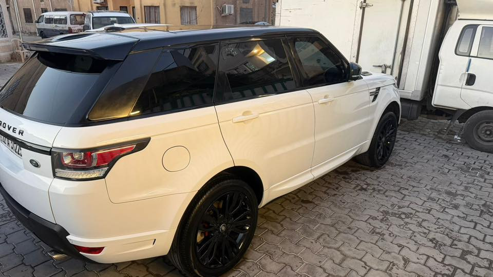 السلام عليكم                                                         رانج روفر 2016 سبورت بانزين للبيع او مراوس
مكينه 8 سلندر سوبر فول مواصفات 
بصمة 
بنوراما قطعتين
مقاعد جلد 
رادارات 360 درجة
مقاعد تبريد وتدفئة
كراسي كهرباء
مقاعد خرن
5 كامرات
جگات
استرين كهرباء
شاشة كبيرة
گير ماوس
ابواب شفط 
تشغيل عن بعد 
5 بصمات
تشغيل عن بعد
صندوق والباب كهرباء 
تحكمات وانظمة قيادة 
كيج الكتروني 4 اشكال
تبريد مركزي
مقاعد خلفيةتدفئة
اوتو ستوب 
استيرن تدفئة
داخل احمر
سيتم سماعات 
السياره باسمي رقم اربيل
باقي المواصفات الرانج معروفة فول السيارة 
ماشيه /65 ميل
حادثهه جاملغ ايسر ونص البنيد
ايرباك طاك وراجع سستم
السعر 255$
مكاني بغداد/الاعظميه 
 ‭ ***********
