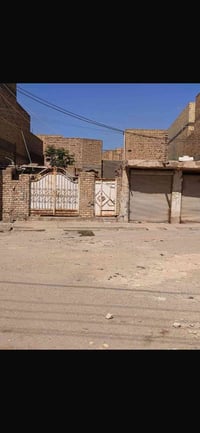 بيت للبيع في الشعله قرب أسواق الاخوي قريب مطاحن جمعان المساحه 400 متر ...
