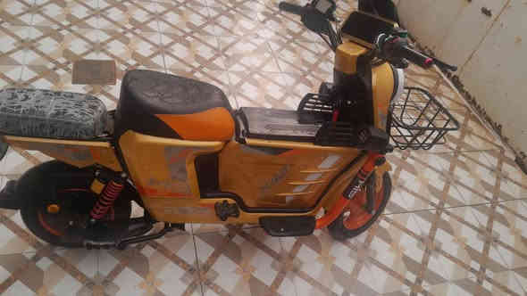 ---

📢 للبيع دراجة شحن X900 – حالة ممتازة

الموقع: ديالى – بلدروز
التواصل: ***********

للبيع دراجة شحن X900 موديل 2024 بحالة كلش نظيفة، استعمال قليل ومحافظ عليها.

✔️ المواصفات:

بطاريات بحالة ممتازة (واحدة جديدة)

تمشي 40 كم بالشحنة الواحدة

الأضوية والليدات شغّالة 100%

الهيكل نظيف بدون ضربات

صيانة كاملة جاهزة للاستعمال

✔️ مميزات إضافية:

تشغيل مريح

قيادة ثابتة

مناسبة للدوام والتوصيل والتنقلات اليومية

💵 السعر المطلوب: 550,000 قابل للتفاوض البسيط

الدراجة جاهزة للفحص والتجربة.

---
