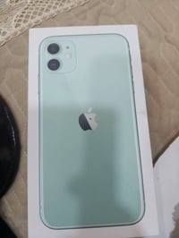 ايفون ١١ عادي نظيف مامبدل بيه شي ابدا فقط لون احمر بشاشة خفيف سعره 200...