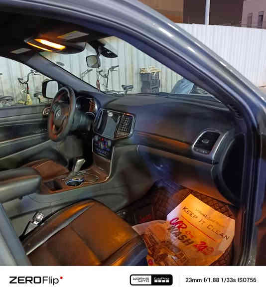 سلام عليكم جيب موديل2021لون سمنتي بلاك توب مواصفات السياره فتحة سقف ويل 20جنطه كهرباء توقف ذاتي رادارخلفي رادارات جانبيه محرك6سلندر مبدل دشبول بلادي حادث السياره بدون دواخل السونار وصور الحادث مرفقه بالمنشور ***********سعر السياره 260
