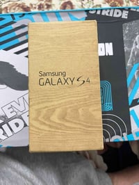 سامسونج اس4 • جديد • الحريه