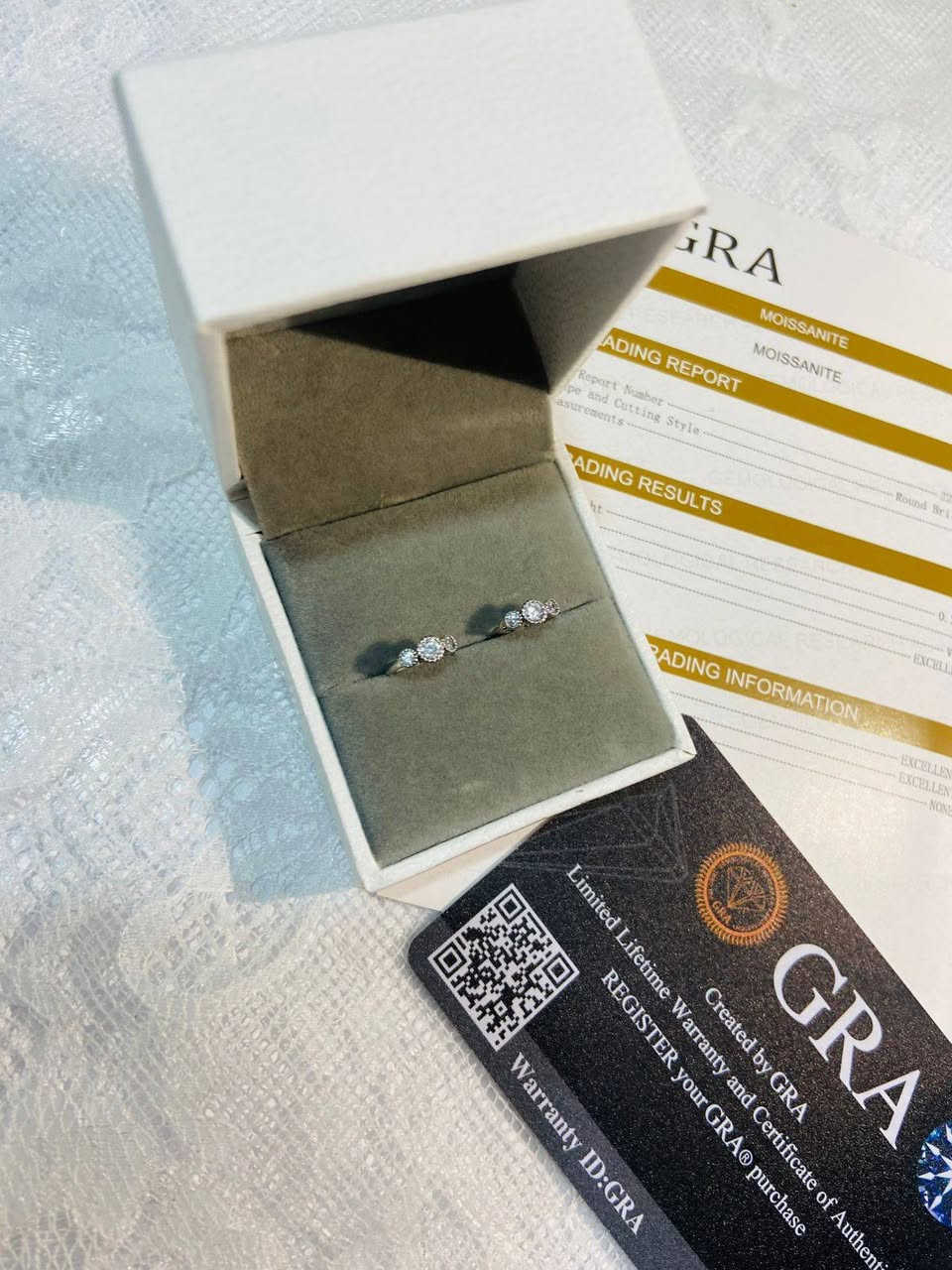 تراجي بيها حجر المويسانيت فضه مختومه ٩٢٥ معتمده من شركة GRA  قريب للالماس سعرها بس ٣٥ الف


**إذا كنت صاحب هذا الإعلان وتريد حذفه لأي سبب، رجاءا أرسل رسالة إلى الدعم الفني**