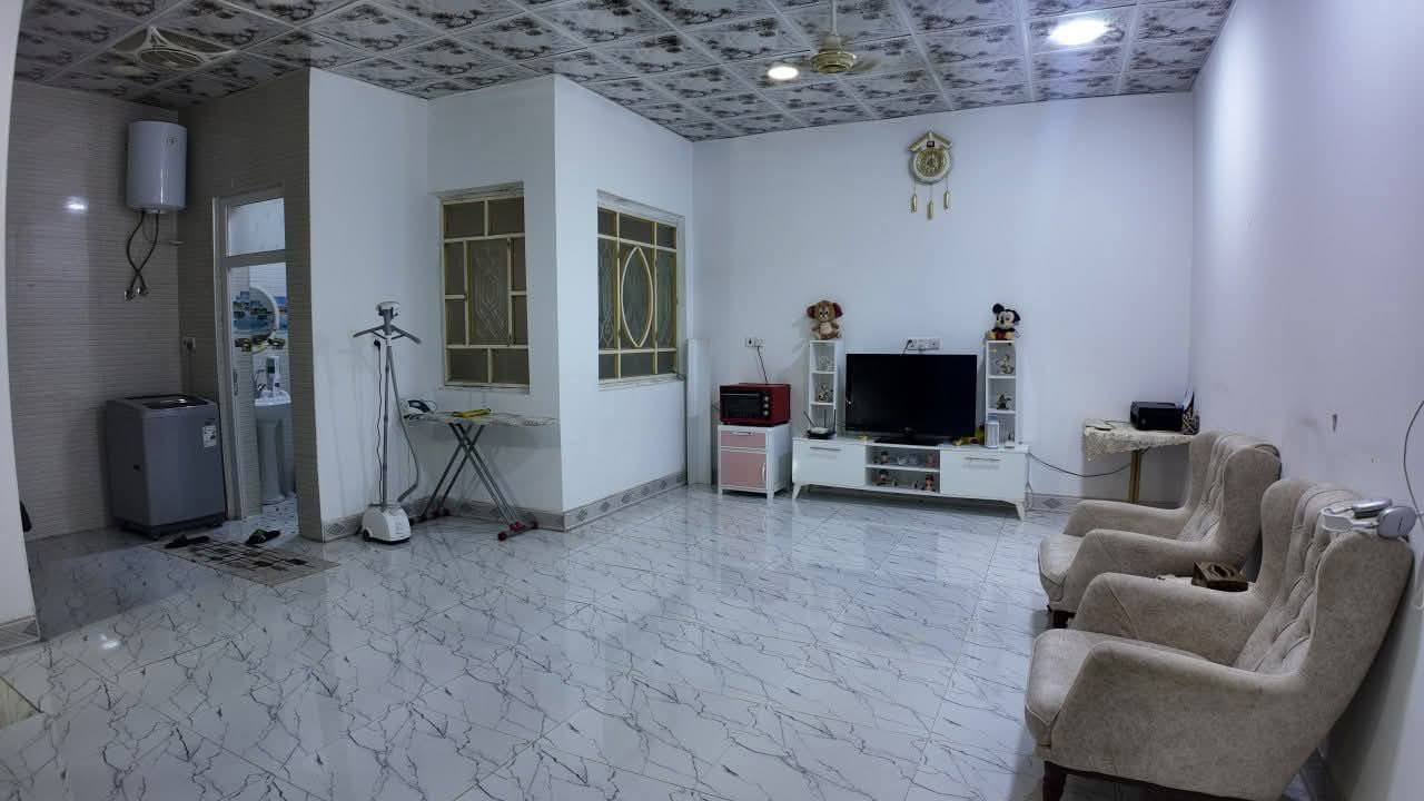 🏡 بيت للبيع – موقع مميز في حي أور الثانية
📍 الموقع: حي أور الثانية
خلف مؤسسة الشهداء – مقابل ملعب الناصرية الخماسي

🔹 الواجهة: 7.5 متر
🔹 الشارع: 15 متر
🔹 سنة البناء: 2015
المساحة 150 متر
✨ تفاصيل البيت:
الطابق الأرضي: غرفة، مطبخ، صالة، صحيات، استقبال
الطابق العلوي: ثلاث غرف، صالة، صحيات
السعر 270 مليون 

📞 للتواصل:
***********

📲 كروب واتساب:
https://chat.whatsapp.com/FieRatum5tY5jLniSiyYqb
