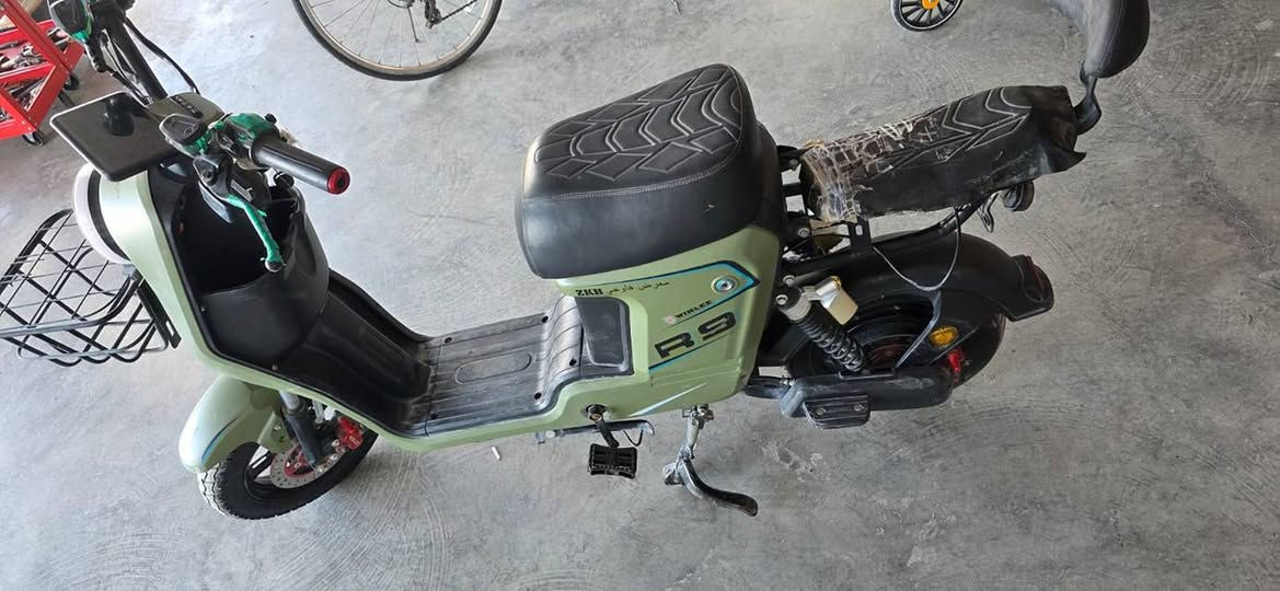 بلاش بلاش بلاش
بايسكل R9 شحن جديد #جديد
نقص فقط بطاريات
الحجم الكبير.. كفالة عامة من كلشي اي مشكلة ترجعلي

#السعر 300 الف فقط..

لون مميز الكشن جلد طبيعي مو صناعي دوشمة يدوي درجة اولى.. شوفة عينك البايسكل مال طالب من البيت للمدرسة فقط يعني ما متعوب كله نضيف وجديد. 

ماكو هيج سعر نهائيا تدور وتتعب وما تلگه..
الموقع / بابل _ طريق حله نجف قرب مزار الامام بكر بن علي (ع).
للاستفسار / ***********
يوجد #توصيل لكافة محافظات العراق.
