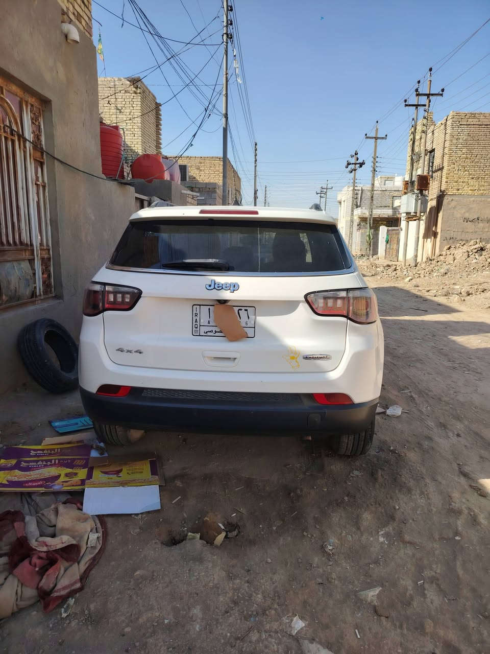 سلام عليكم سياره جيب كومبارس 2018 لبيع 140وبيها مجال والسياره بسمي والحادث بصوره ومكان سياره ميسان ***********
