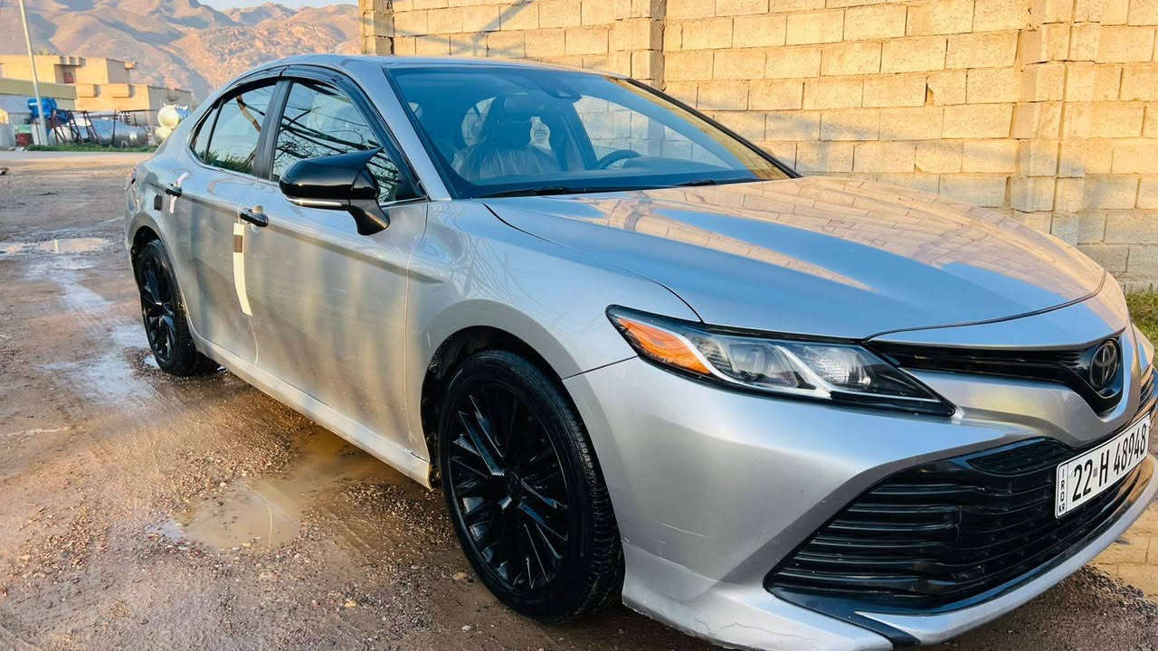 السلام عليكم كامري للبيع موديل 18 ماشيه 100 رقم اربيل سنويه جديده شرط التحويل السياره فول بصمه تشغيل عن بعد فتح الابواب لمس رادار امامي وجانبي السياره فول ضرر جاملق خلفي وقبق صندوگ امبدل والباقي مكفوله بچم كبس  مكان السياره قريه المسحگ السعر 168 وبيها مجال الشراي يتصل ***********
