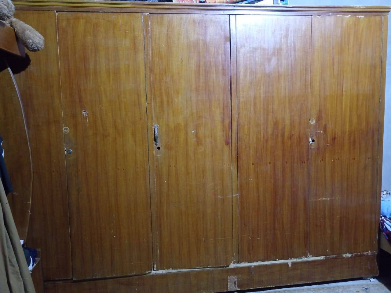 غرفه اخشاب للبيع كامله ما عدى الكشن ما بيهه السعر 200 الف وبيهه مجال المكان واسط قضاء الحي استفسار أكثر الاتصال ***********/ ***********
