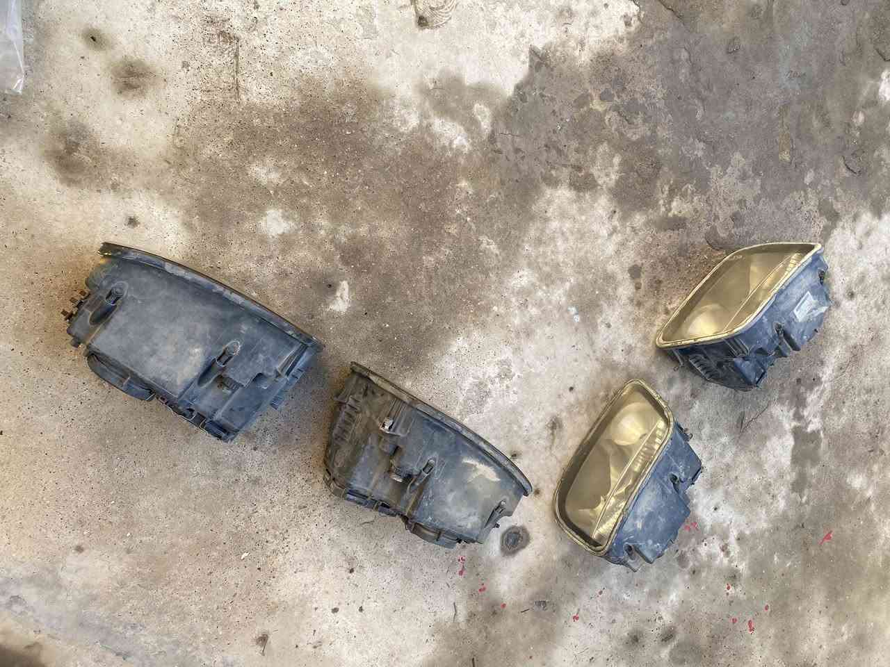 سلام عليكم زوجين لايتات مال دمعه اصليات مواسسه لل بيع *********** /***********
