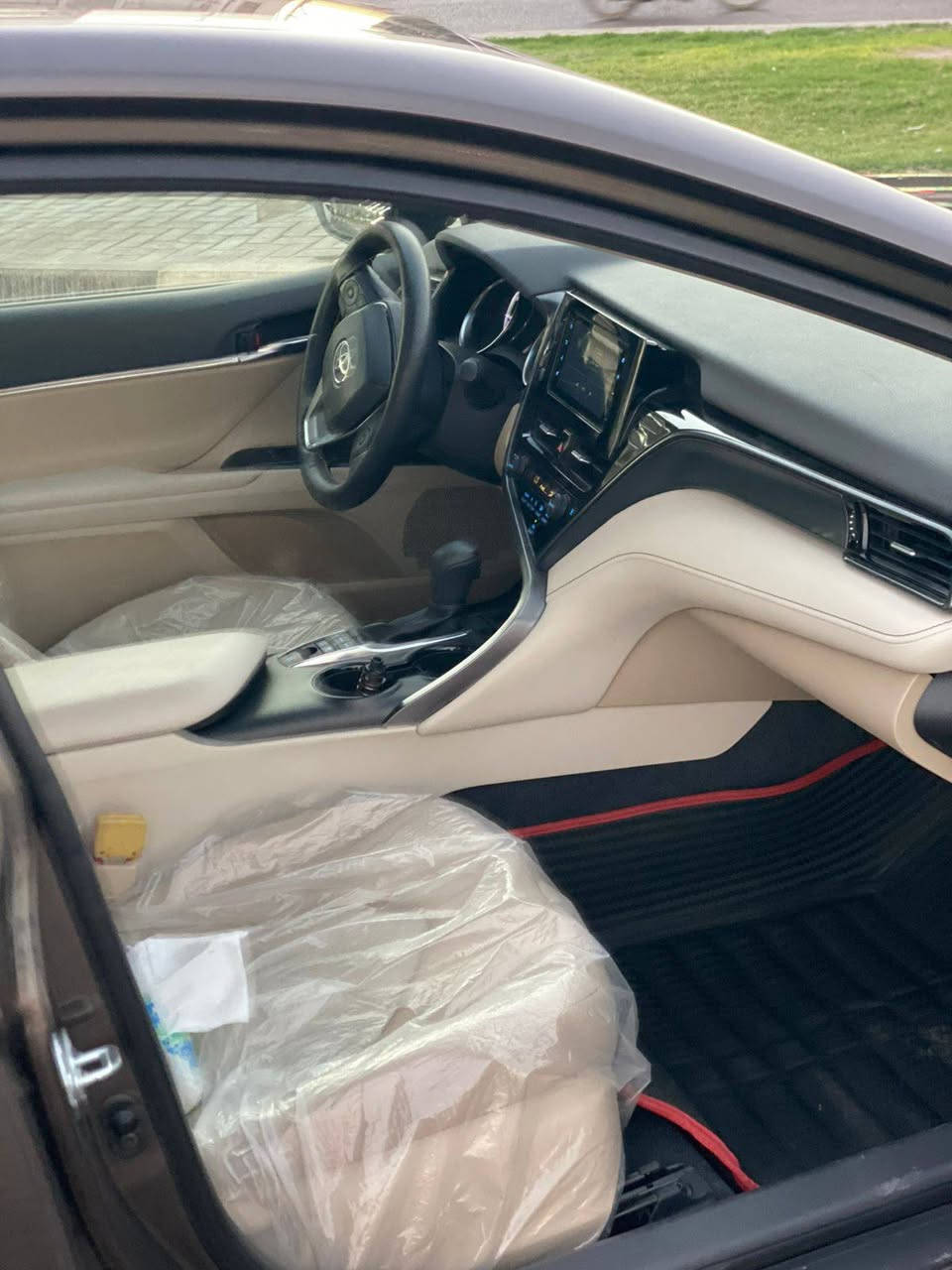 للبيع سيارة كامري 2023 خليجي هايبرد  السيارة استيراد خاص زيروا حاليا ماشية 36000 الف رقم بغداد دولي الجديد باسمي السعر 225 الاتصال بالرقم ***********
