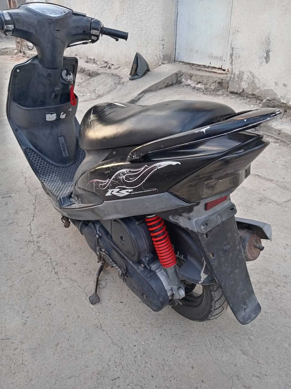 سلام عليكم دراجة ماكس عدلة للبيع مكفولة كفالة عامة من مكينة ما مفتوحة  او 
شواصي وكفرات كلها بلادية دراجة نضيفة بمعنا الكلمة وتعال وافحص 
وشوف بعينك [السعر 850]وبيها مجال  مكاني المسيب  للستفسار واتساب فقط {***********}
