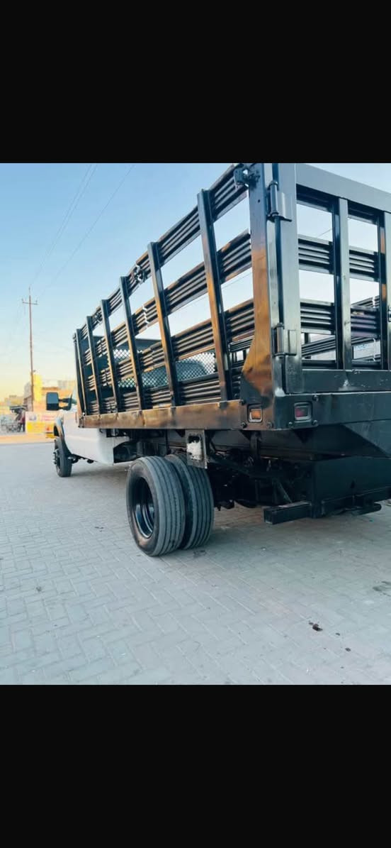 السلام عليكم اخوان فورد F550 موديل 2008 ولتفاصيل اكثر
***********
