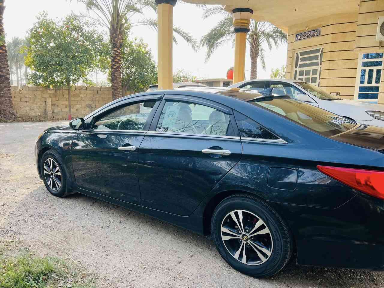 السلام عليكم من رخصه الادمن .سوناتا 2011واردامريكي رقم انبار محرك gdiسياره جاهزه مكينه وكير خيرمن الله تبريد صبغ قطعتين فقط حادثه طخه بالجاملغ الامامي فقط يرهم مراوس حسب لقناعه للاتصال *********** متواجد عل خاص مكان السياره (بغداد)
