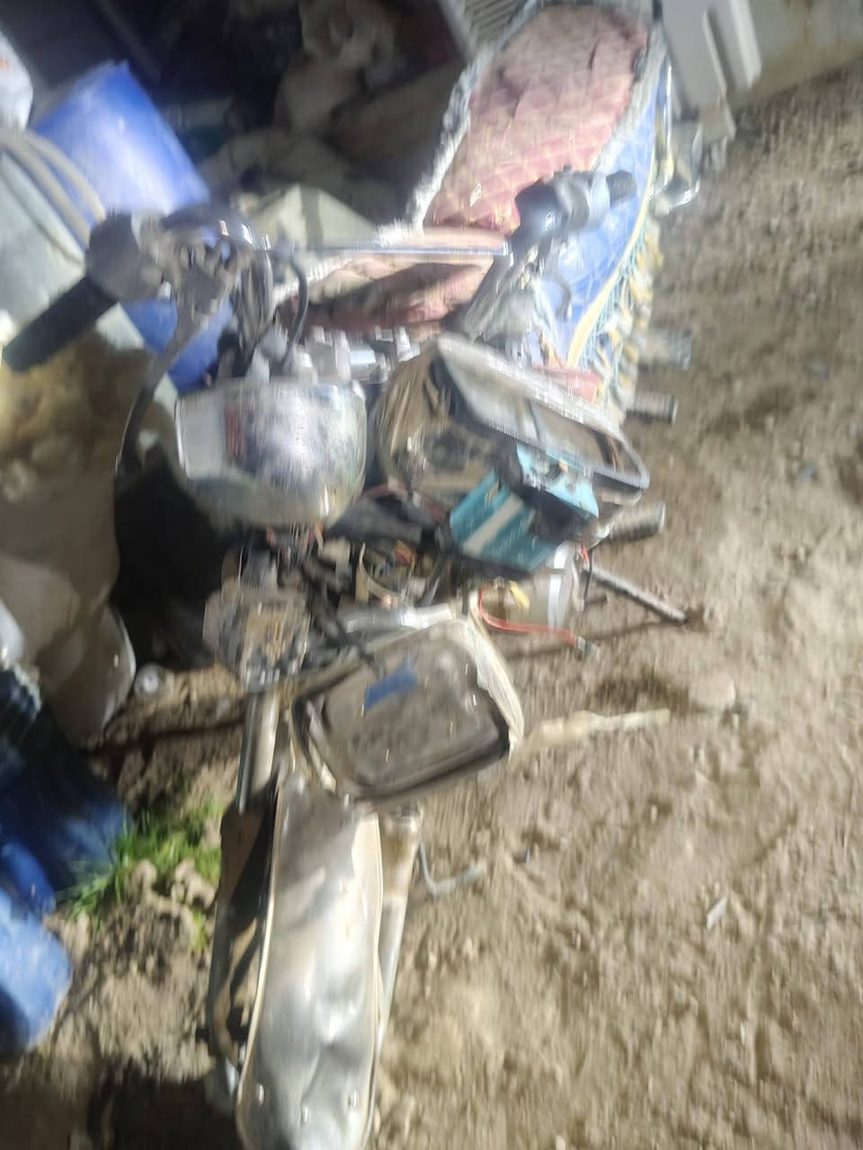 السلام عليكم 

موطور اربعه كير 
موديل 2021
محرك 2024
مسوي حادث 
النقص 
سكان 
جاملق كدام 
دشبول 
لايت امامي 
موطور شغال شرط 
سعر 175وبي مجال 
هـ ***********
