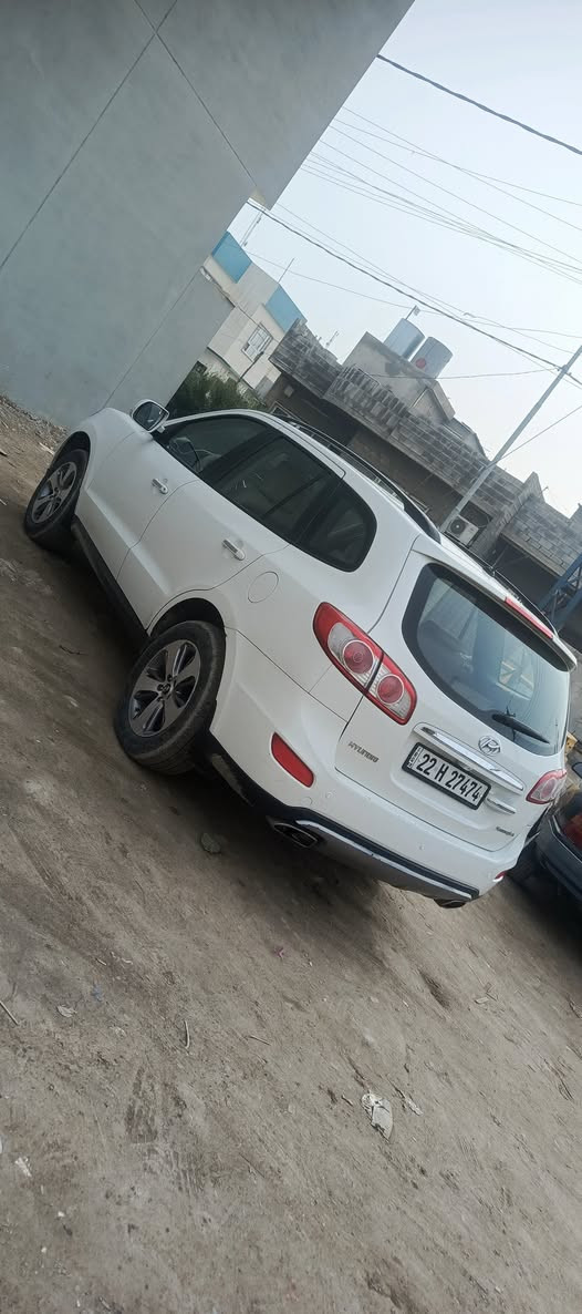 السلام عليكم سنتافي عالي 2012 يرهم مراوس حسب القناعه محرك كير شرط مكينه 4بيه برد مكانت موضح بل سونار سعر 150بيه مجال ***********
