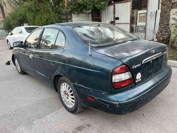 السلام عليكم دايو لكنزا موديل ١٩٩٩ للبيع اوامراوس السياره مكفوله من الضربه والصبغ جاهزه كيرومكينه مكفولات صدر جديد كهربائيات شغاله السعر ٣٥ وبيها مجال مكان بغداد الحريه للاتصال ***********
