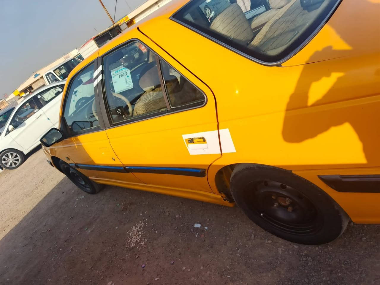 السلام عليكم
بيجو بارص 2018
بيها 4 قطع.... بابين عكس السائق تعمير و صبغ مع التكمه 
وجاملغين اماميات تبديل بدون دواخل (بجم سليم)
(قماره سليمه) بيها رصعات 
كير وشواصي ولغود كفاله
محرك بي تنقيص قليل بس محرك نشط خير من الله
كهربائيات كامله
تبريد تدفئه شغال
صدر نص عُمر
السياره مدوشمه بالكامل (قماره-بطاين بوب-ارضيه-كشنات) 
السياره ما ناقصها شي
مكاني بغداد المحموديه ناحيه الرشيد
***********
***********
السياره بأسمي (((شرط التحويل))) 
السياره عارضها 47 وبيها مجال
والله يرزق الجميع 🙏
