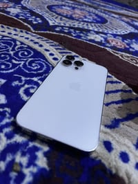 آيفون 13 برو ماكس ذاكره 256     بطاريه 73 وشحنه خير من الله و  رايده ب...