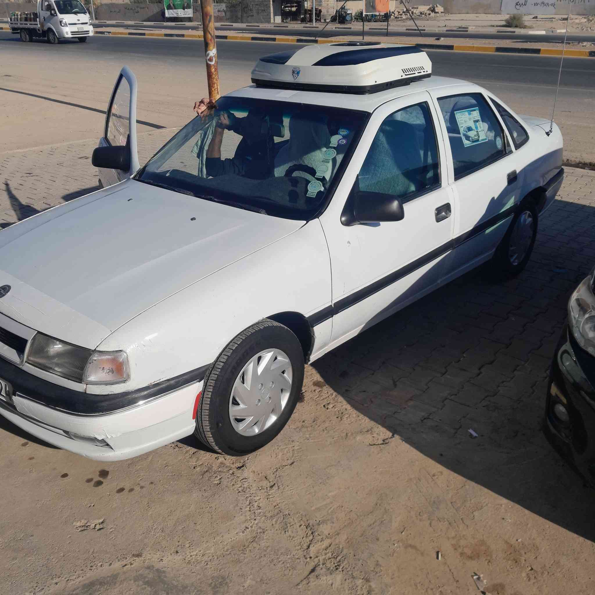 سلام عليكم ورحمة الله وبركاته
اخوان اوبل فكترا حجم ١٨ سلايت موديل ٩٢  بدون صبغ وضرر فقط هلالات معمره بدون خياس سنويه لحد ٢٠٣١ وهزة جديد بسمي  تخم تايرات جديد بطارية جديد  صدر جديد   سعره ٥٠ وبي مجال مكان سيارة كركوك عمل شعبي 
***********
