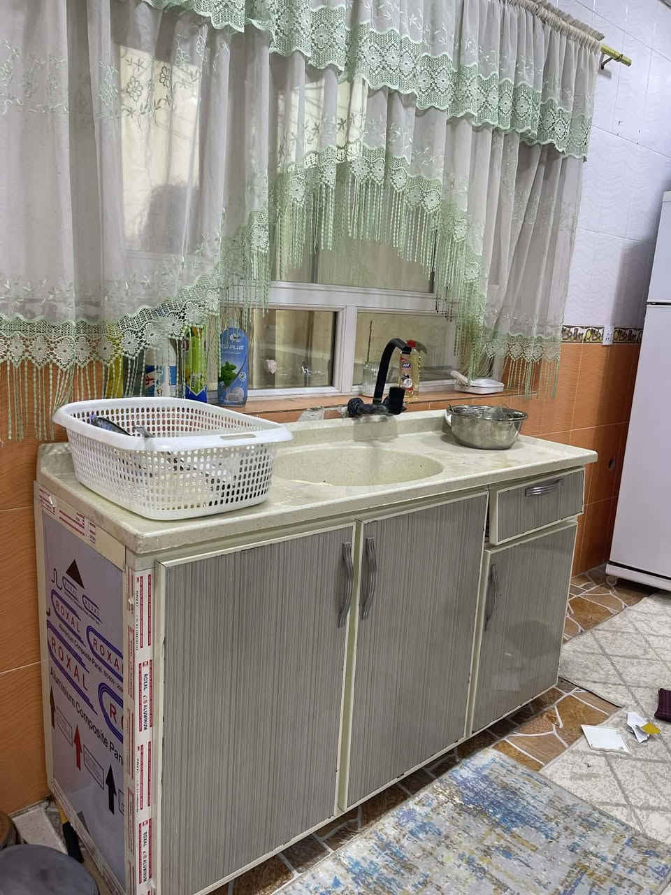 سلام علیکم بەڕێزان 
ئەم کەوانتەرەم هەیە بۆ فرۆشتن زۆر تازە و جوان ماوەتەوە ئەلەمنیۆمە کەوانتەرەکە 2/50 سم و حەوزەکەش 1/50سم زۆر کەم بەکار هاتووە 
شوێن/ سلێمانی 
نرخ/ 350 هەزار و مامەڵە


**إذا كنت صاحب هذا الإعلان وتريد حذفه لأي سبب، رجاءا أرسل رسالة إلى الدعم الفني**