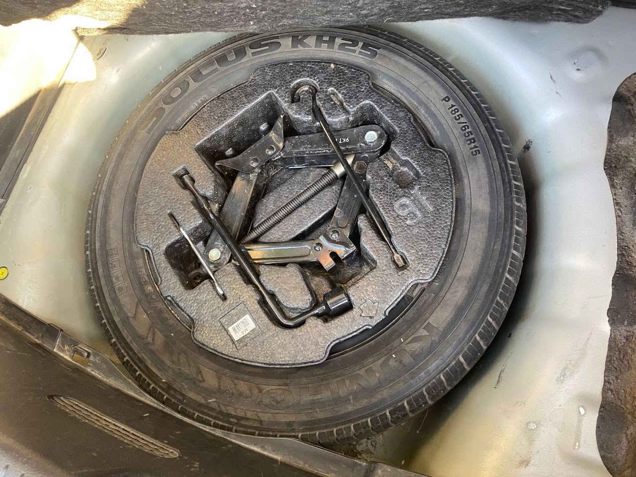 السلام عليكم .كيا ريو موديل ٢٠١٣ محرك ١٦٠٠ السياره نظيفه جدا جاهزه من كل النواحي محرك وصدر وتبريد وتاريرات ماشيه ٧٠ السعر ٨٧ ورقه وبيهه مجال مكاني بغداد حي القادسيه للتواصل *********** .
