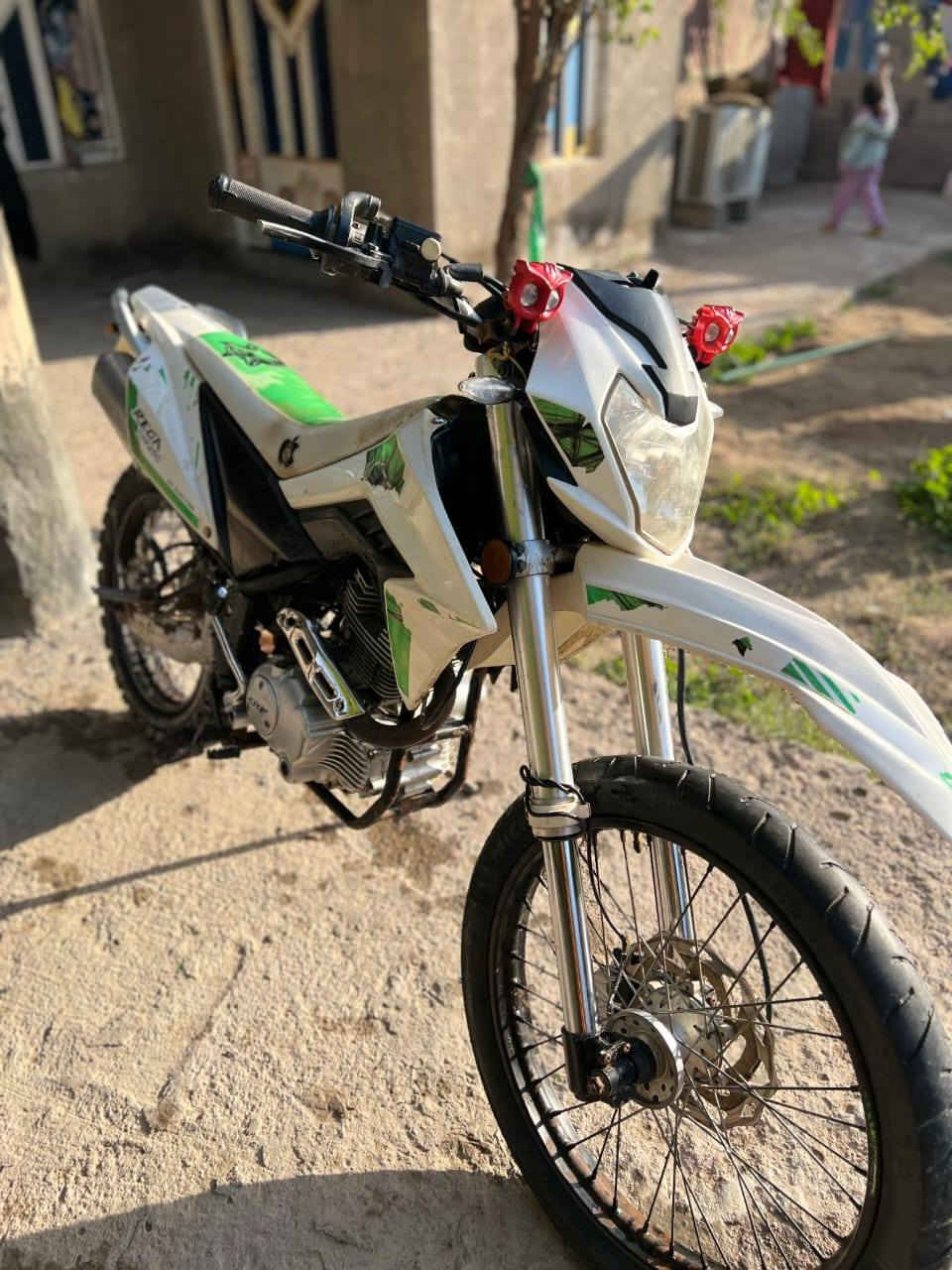 قفاز كوري موديل2020
كاطع ولف 

السعر 750 الف بي مجال للشراي

المكان شيخ سعد

مكلف بالنشر

التواصل مع صاحب الدراجة عبر الارقام التالية 

*********** 

***********

عدم الارسال ع الماسنجر رجاءاً مكلف بالنشر
