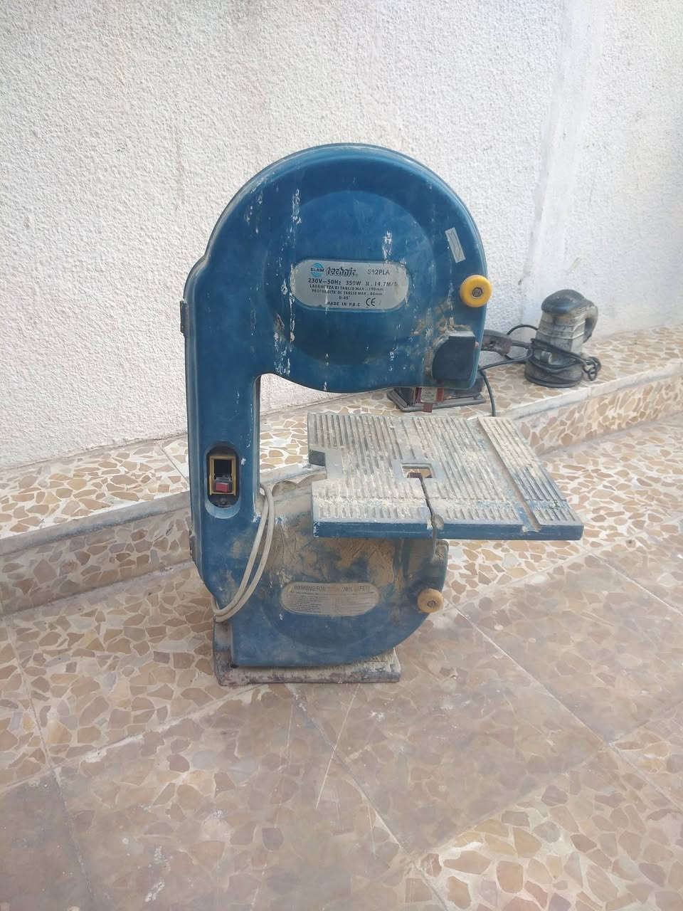 أغراض نجار للبيع ***********
