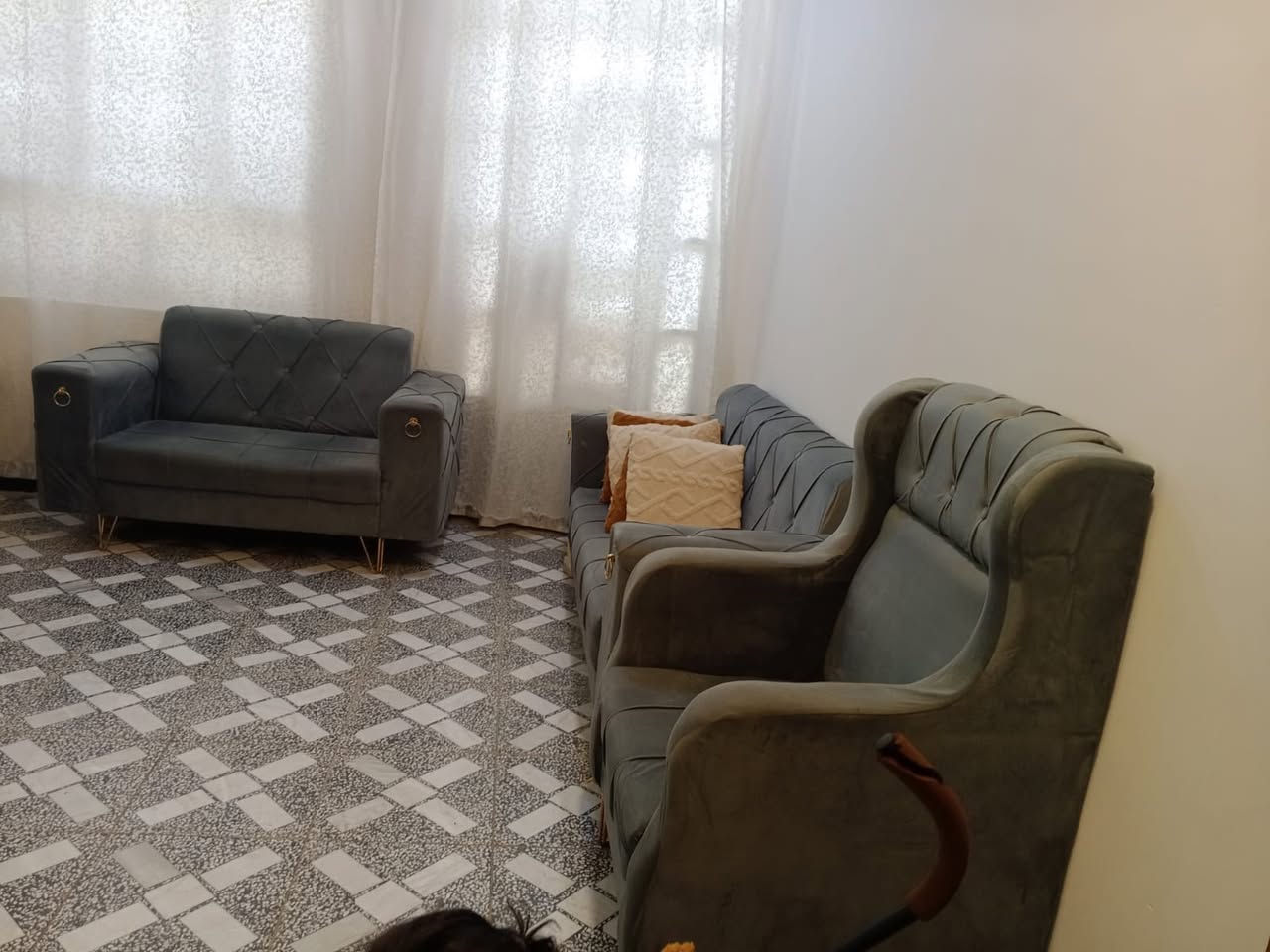 تخم ١٠ مقاعد ضرره فقط رجل وحده مكسوره من القنفه الكبيره جديد استخدام قليل سعره ٢٥٠ وبي مجال


**إذا كنت صاحب هذا الإعلان وتريد حذفه لأي سبب، رجاءا أرسل رسالة إلى الدعم الفني**