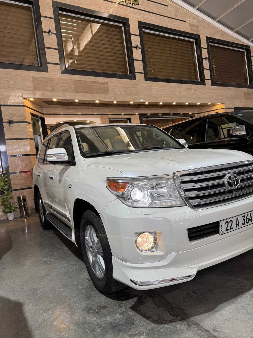 لاندكروز 2015 بريم 5700 فول 1/1
DVD 
كراسي كهرباء 
كراسي تدفئة تبريد 
ذاكرة 
كامرات 
سماعات جانبية 
ستيرن كهرباء 
شاشة جبيرة (بلادية) 
محرك 8 سلندر 
عداد ليزري 
نضام منحدرات 
حساسات امامي خلفي 
مري شفط 
ومعروفة مواصفاتها الباقيه 
مواصفات  (الكزس) 
السيارة جديدة كلش عليها ادامة كامله من كل النواحي 
بيها بارد بل باب مال الصدر كلش بسيط 
بدون صبغ او معجون  

السعر: 41 الف و بيها مجال 

***********
