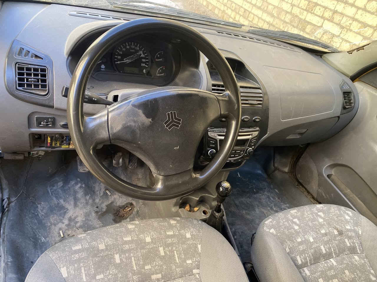 السلام عليكم ورحمة الله وبركاته 
طيبه 2015سياره جاهزه من كل شي  شواصيه جدد 
مصفره من كلشي مكينه كير خير من الله
مكاني بغداد شعله أي ستفسار على رقم التالي 
*********** 
السعر (٢١)
