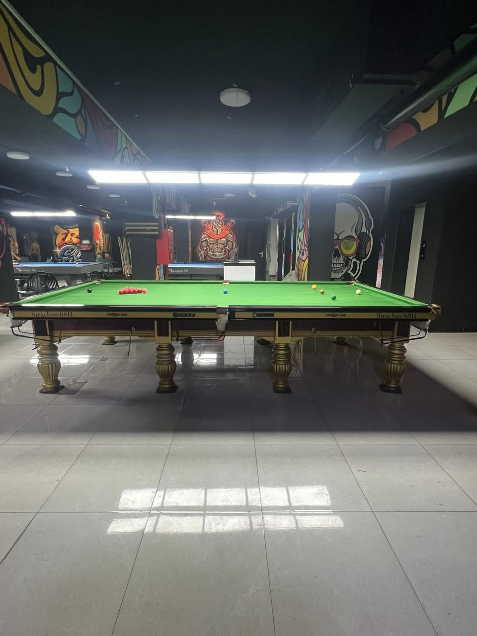 بسسب الوعود الكاذبه أعاده النشر
ميز سنوكر شاندير للبيع نظيف جدآ ستعمال قليل 

لد لايت إذا تحب مع الميز 

مكاني كراده داخل / للستفسار اكثر / ***********
