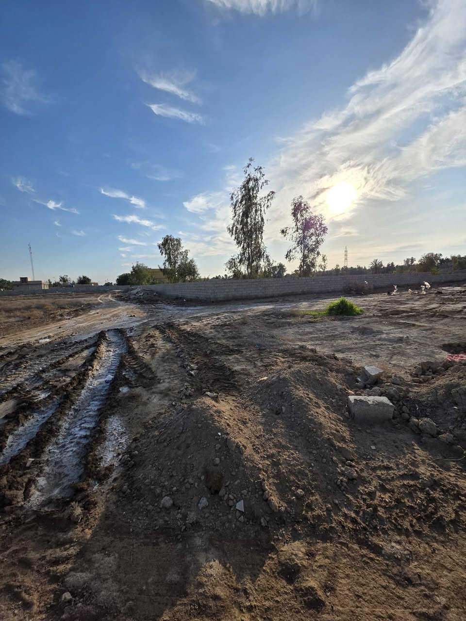 السلام عليكم
قطعة طابو زراعي سند 25 بمساحة 200 متر مربع الوجه 10 متر والنزال 20 متر قريبه من شارع كنعان الريئسي 
يوجد فيها جميع الخدمات ماء كهرباء تلبيط بسعر جدا مناسب 18 مليون وقابل اللتفاوض 
الموقع ناحية كنعان شارع قاعه نبيل اللمناسبات الدينية
اللتفاصيل اكثر الا اتصال ع الارقام التالية 
***********
***********
