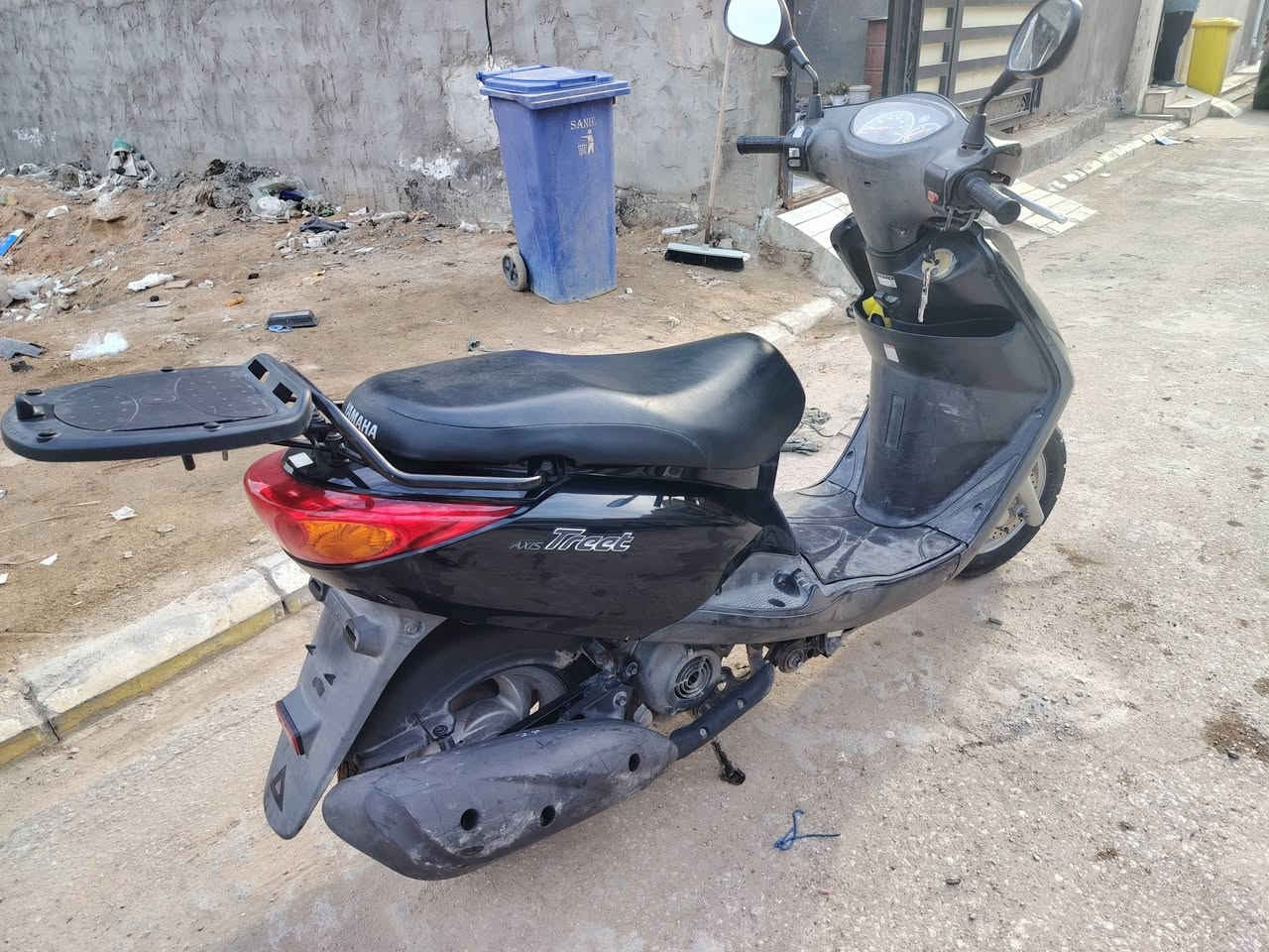 دراجة اكزز تريت قبل ١٥ يوم طالعه من الحاوية ونظافة فول للاستفسار الاتصال على الرقم ***********
