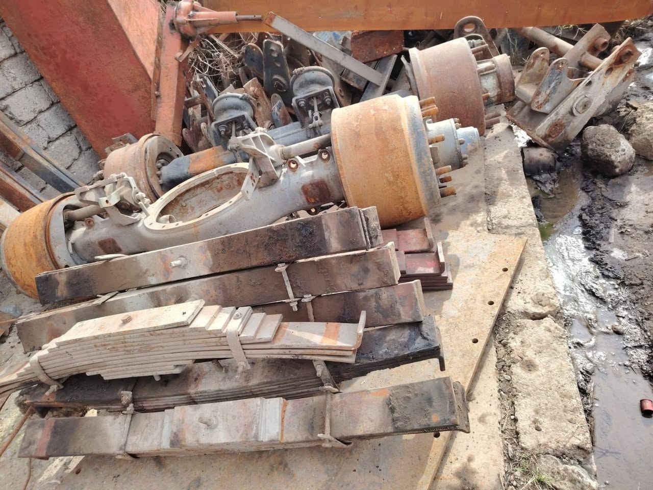 بعون الله تم افتتاح كراج خضر الحاج مروان الشريفي لبيع وشراء كافة انواع المجاميع والدناكير والسبرناكات مستعدون لشراء كافه الدناكير
العنوان موصل صناعه وادي عكاب قرب جامع بنات النجفي ومن الله التوفيق 
*********** اسيا 
***********  كورك
