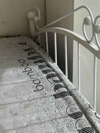 سرير نفرين حديد ماركة استعمال قليييل مع دوشك طبي اصلي الي بي عدة طبقات...