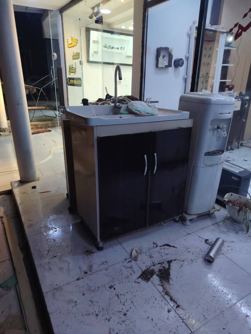 ميوزه 3 أو مغسله ب 250 وبيهن مجال مكاني كركوك دوميز مقابل المستوصف شارع الحلاقين ***********
