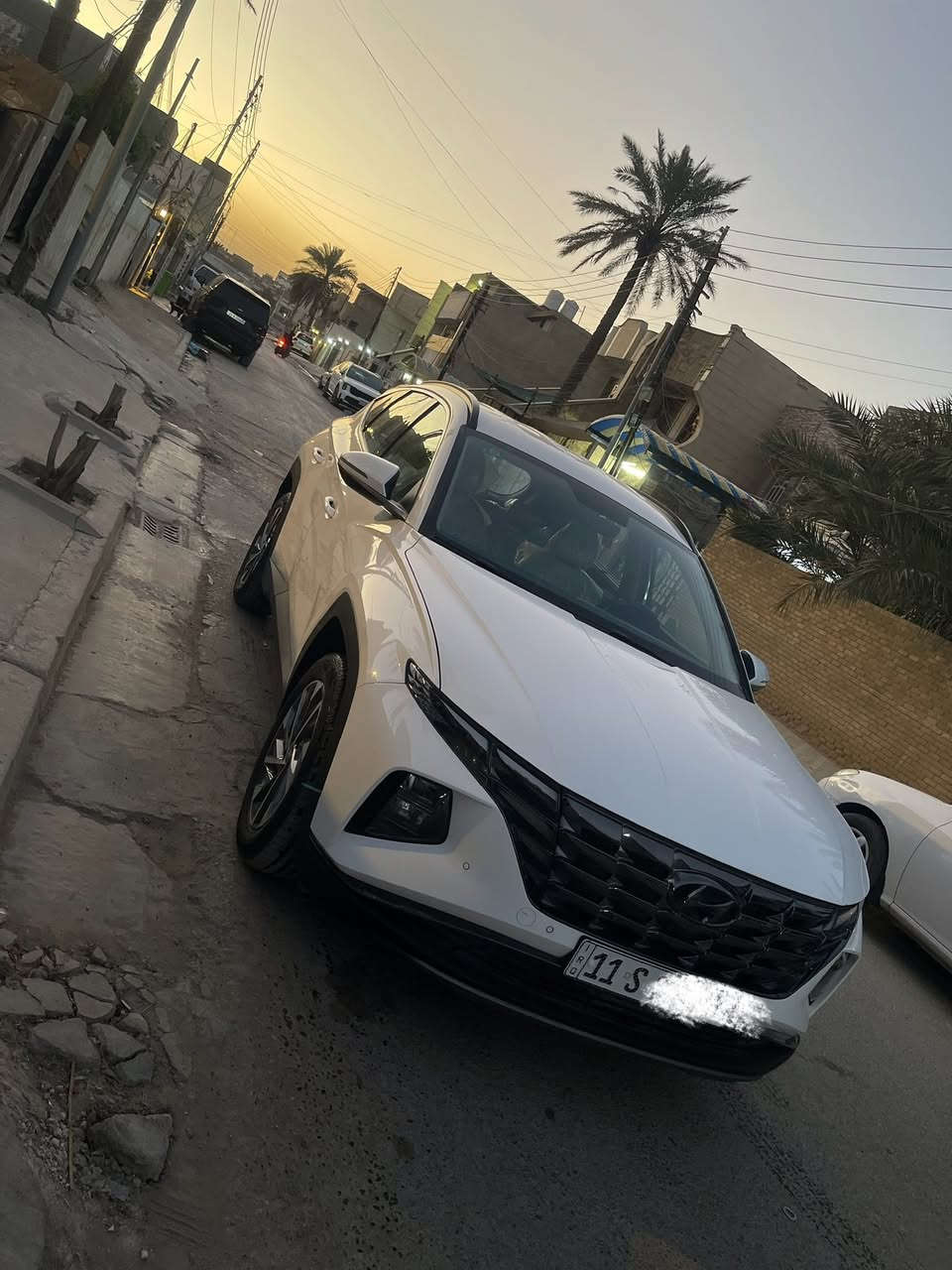 السلام عليكم 
توسان 2023 خليجي سياره جديده جداً ماشيه17الف حقيقي بعده بلايلون الشركه وتايرات الشركه استخدام جداً بسيط مكفوله من الصبغ والضربه والتبديل عده طخه بسيطه بقبق الجنطه ع وضعه ما ملعوب بيها واضحه بالصور 
سياره نص فول بصمه تشغيل ترحيب عند الاقتراب انضمه قياده سايد بريك دكمه حساسات امامي خلفي دشبول ايباد شاشه عطلات كشنات كهرباء كشافات متحركه 
 داخل اسود واوف وايت وبعد بيها مواصفات رقم بغداد دولي بسمي السعر205وبيها مجال بسيط 
مكاني البلديات ***********
