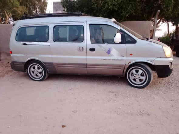 السلام عليكم ستاركس للبيع موديل 2007 محرك نظيف ما بيه كل تبخير سياره نظيفه كامله  بس بيه ترتيبات قليله كهربائيات كامله وشغاله تدفئه و تبريد شغالات سياره ما مطلوبه  ومداورته ويما تشتري كبل اداورها السعر { 65 } للستفسار رقم [ ***********]✓
