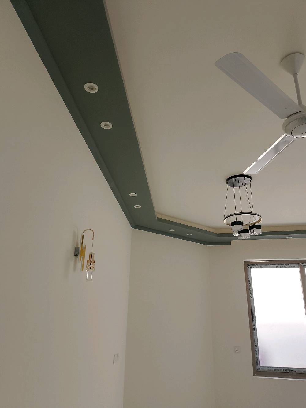 مستعدون صبغ ترميم المازل