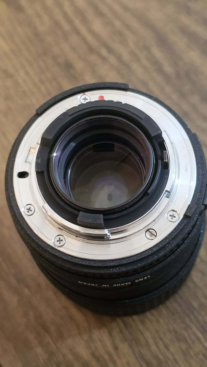 للبيع عدسه sigma 105mm f2.8 fx ماكرو للنيكون مناسبه لتصوير الاسنان
العدسة نظافتها 98%
وياها حافظه للعدسه والغطاء الأمامي والخلفي 
للتواصل ***********
