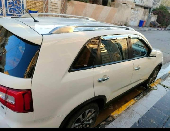 سلام عليكم جميعا
سياره سورنتو مديل 2014 مكفوله عامه ٣ قطع تبريد ٦سلندر رقم صلاح الدين تحويل مباشر سياره خير من الله واذ مراوس مديل ١٩ او ٢٠ نتراهم ع مراوس حسب القناعه 
السعر ١٨٥ وبيها مجال الطيبين رقم مبايل ***********
