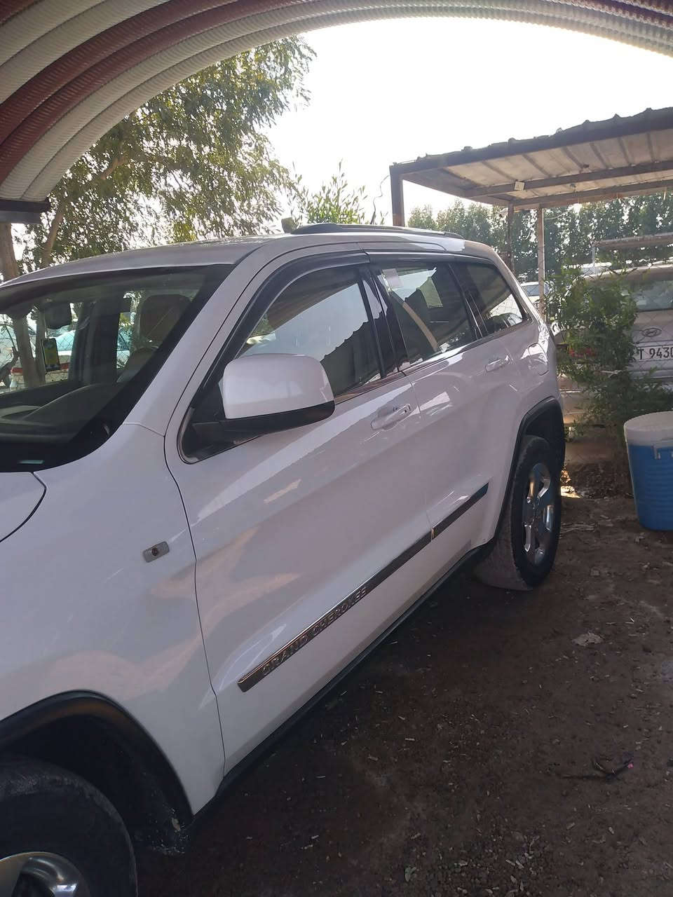 جيب لاريدو فول خليجي واحد على واحد موديل١٣ بغداد كفاله عامه السعر ١٨٠ ت*********** ٥
