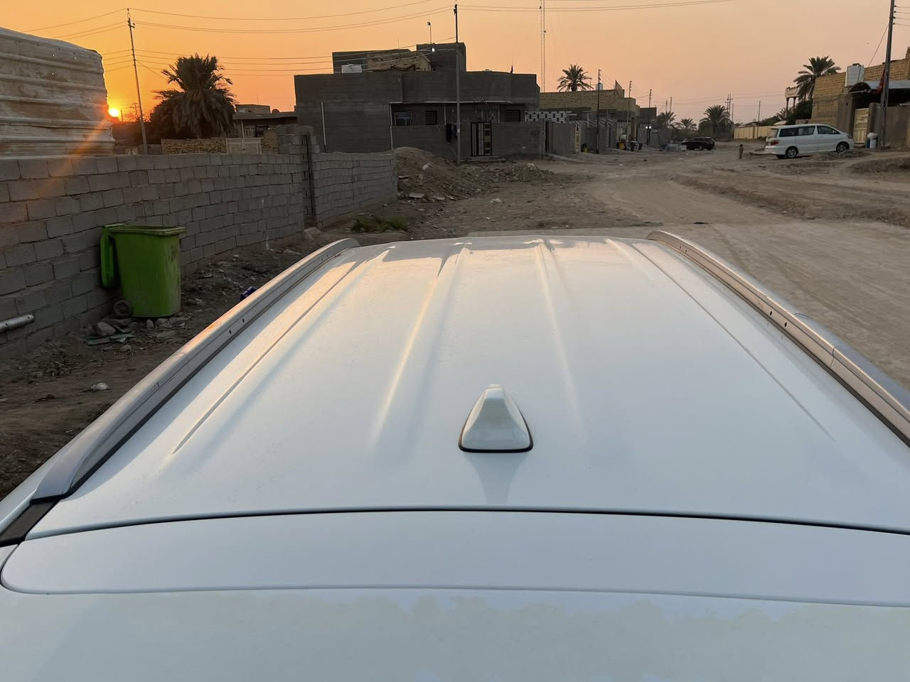 السلام عليكم سورنتو 2020 للبيع خليجي بي سياره نضيفه وعلى ايد وحده مواصفات فول عدا الفتحه
1-مكينه 6 سلندر 3500
7راكب
3-تدفئه تبريد منفصل 3 قطع ثلج🥶
4-اوتو هولد 5 وضعيات قياده
5-شاشه كبيره لمس كار بلي 
6-لايت وLED زنون بلادي عالي ناصي
7-بصمة ابواب وبصمة تشغيل وجنطه شفط
8-كامره خلفيه ورادارات 
9-ويل كروم حجم 20
10-كشنات جلد والكشنات الاماميه كهرباء
11-بالسرعه 120 دك جرس
12-اشاير بالمري ومري شفط
13-ماشيه 158 الف كيلو
14-كير 8 نمر
15-حساسات امامي خلفي
16-تحكم ستيرن جهتين كروز سرعه
وبعد بيه مواصفات مكينه فقط مبدل بيه كازكيت شرط شغل شركه مكفوله من التنقيص كير كفاله رقم ذي قار  السعر 235وبيه مجال للشراي المكان الناصريه قضاء النصر للاستفسار الاتصال على الرقم ***********📞
